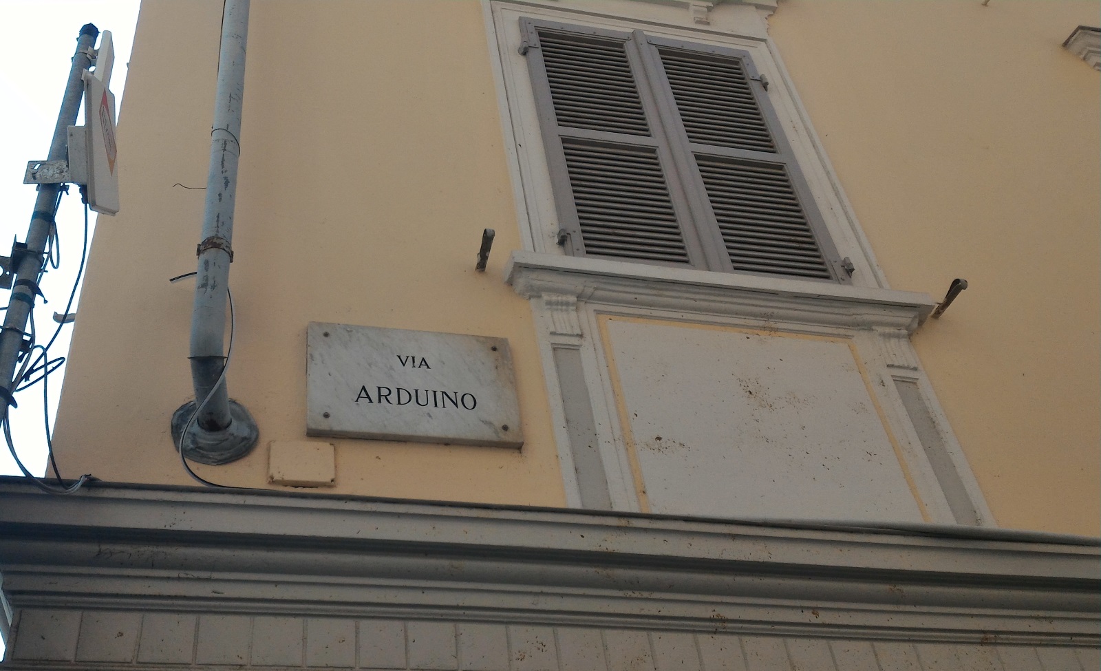 Plaque de la rue Arduino à Ivrée