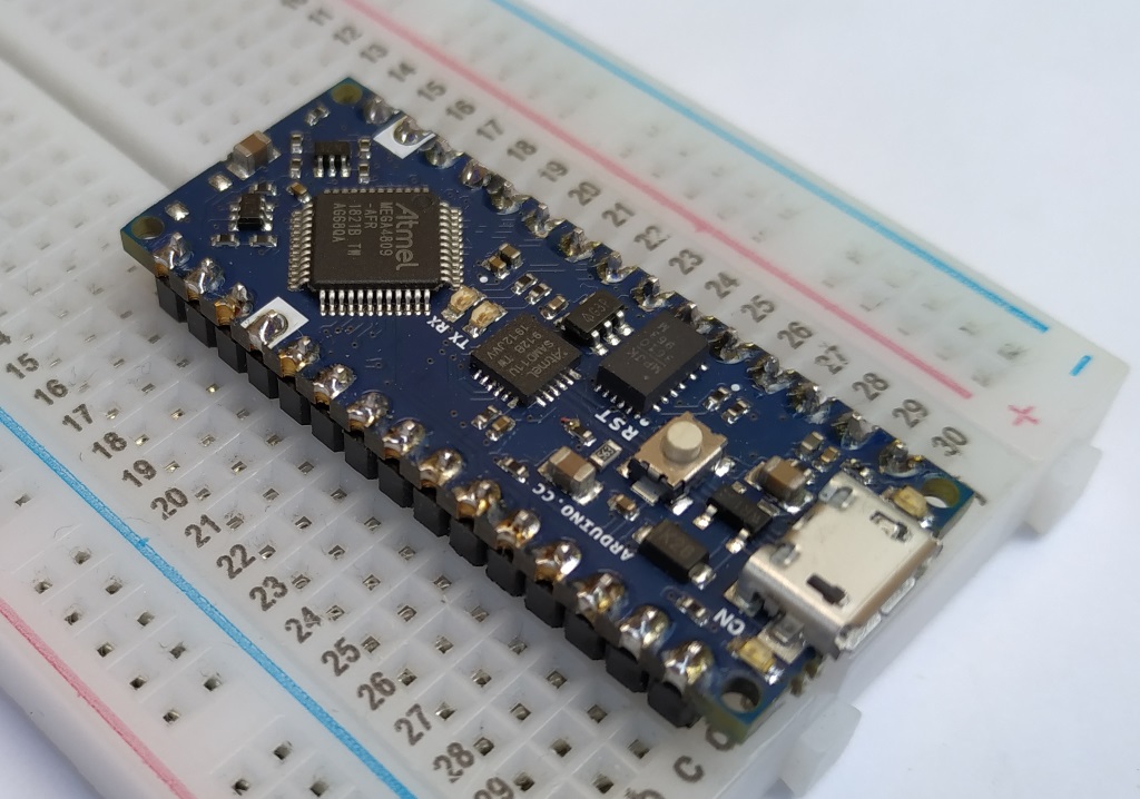 L'Arduino Nano Every sur une Breadboard
