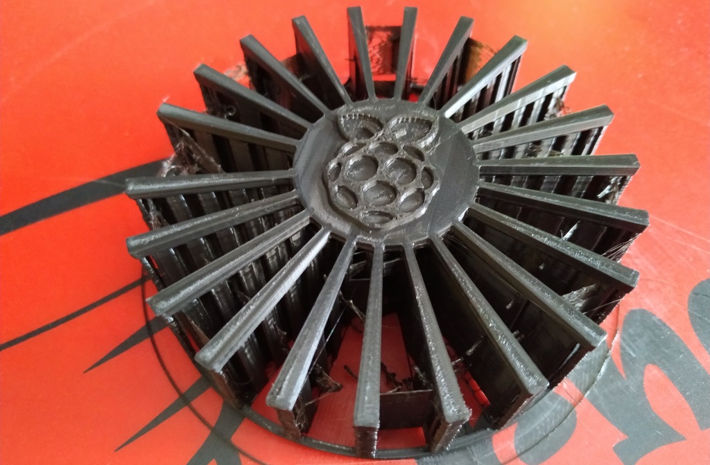 Impression d'une grille de protection pour le ventilateur.