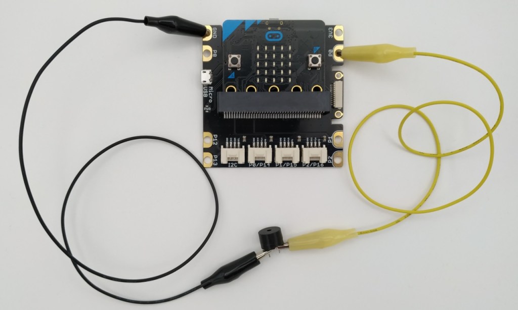 Branchement de pince crocodiles sur le shield grove pour Micro:Bit