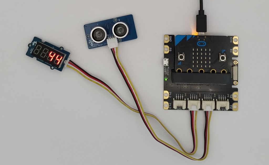 Branchement de l'afficheur 7 segments et du capteur à ultrasons au shield grove pour Micro:Bit