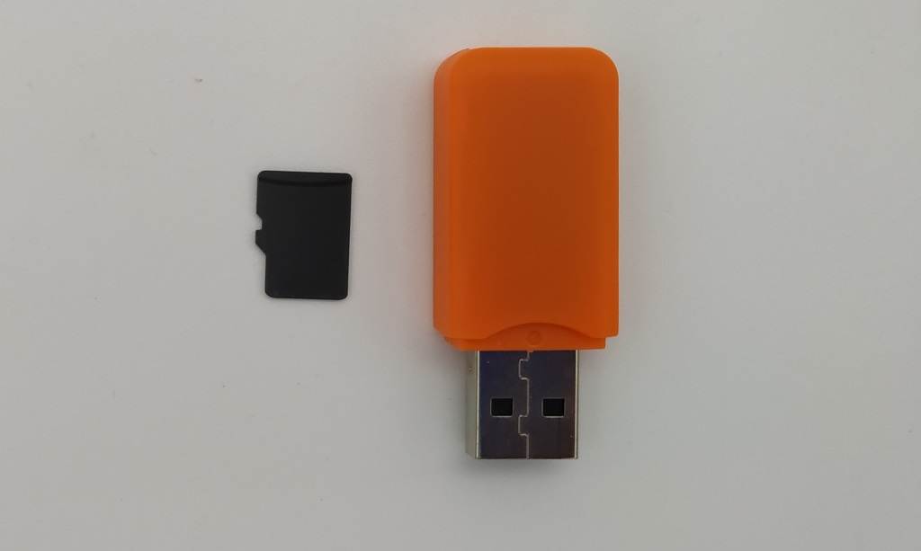 La carte Micro SD et son lecteur USB