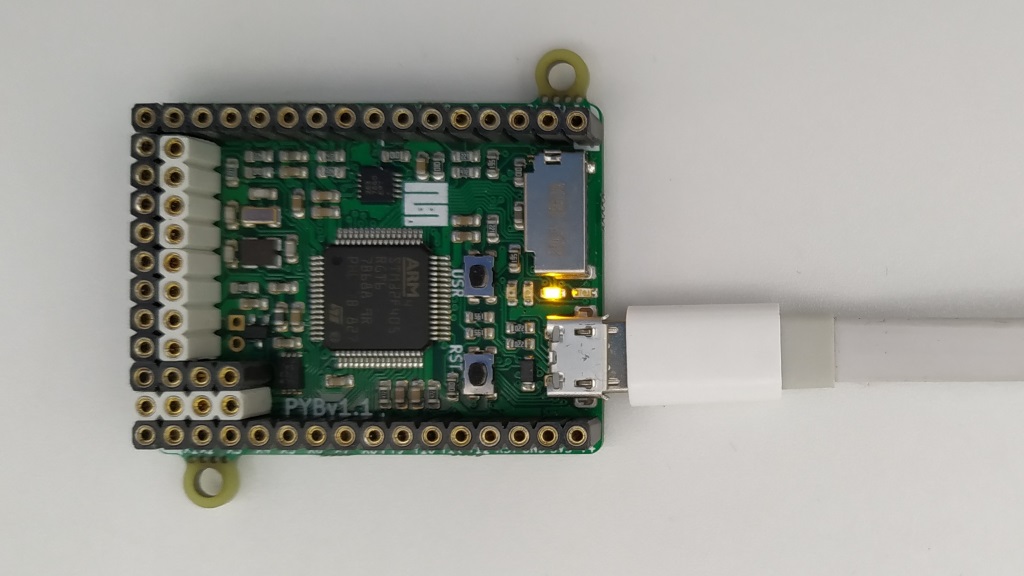 Test du programme Blink avec la carte Pyboard