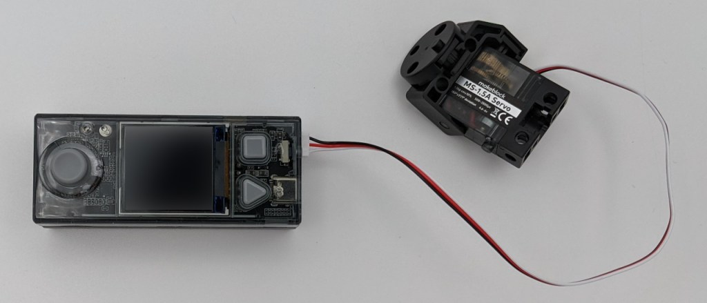 Servomoteur connecté au CyberPi