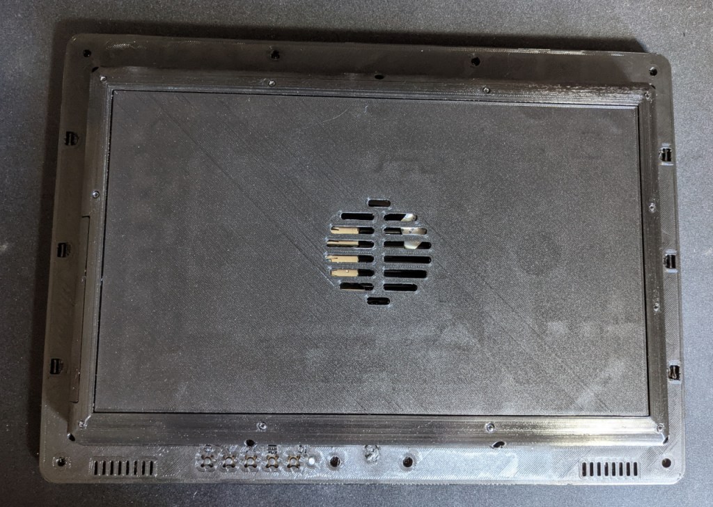 Montage du cache arrière de la Diskio Pi