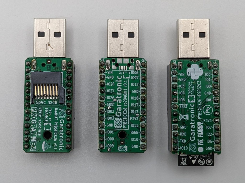 les 3 différentes PYBStick vues de dos