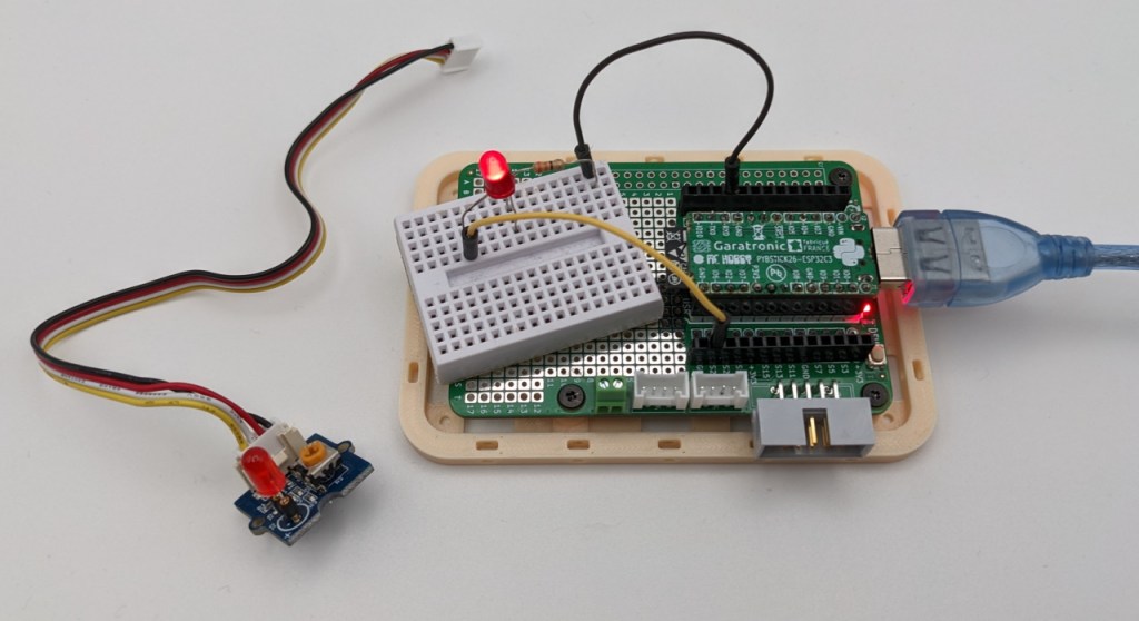 Utilisation de la carte de prototypage PROTO-FACE avec la PYBStick ESP32