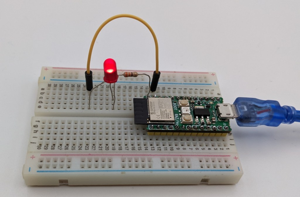 Utilisation d'une breadboard avec la PYBStick ESP32