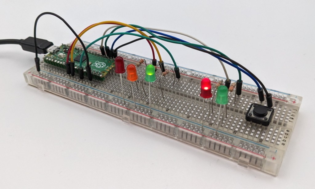 Feu de circulation avec signal piéton et bouton poussoir avec le Raspberry Pi Pico