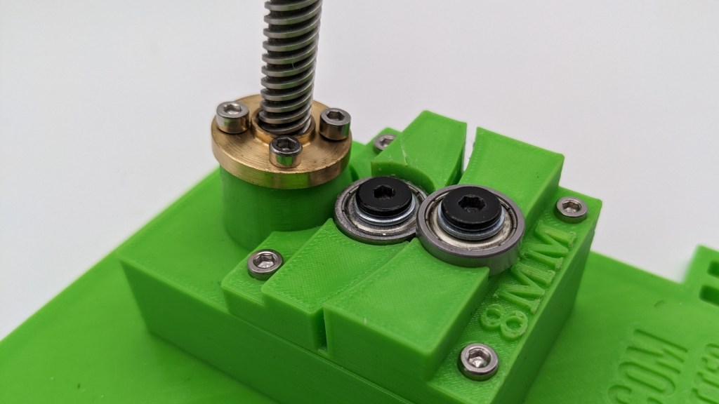 Système de découpe de la bouteille